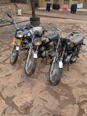 Bajaj Boxer 100 2017