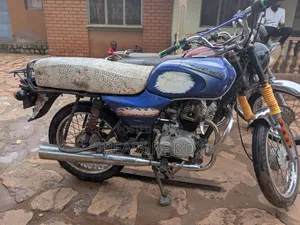 Bajaj Boxer 100 2017