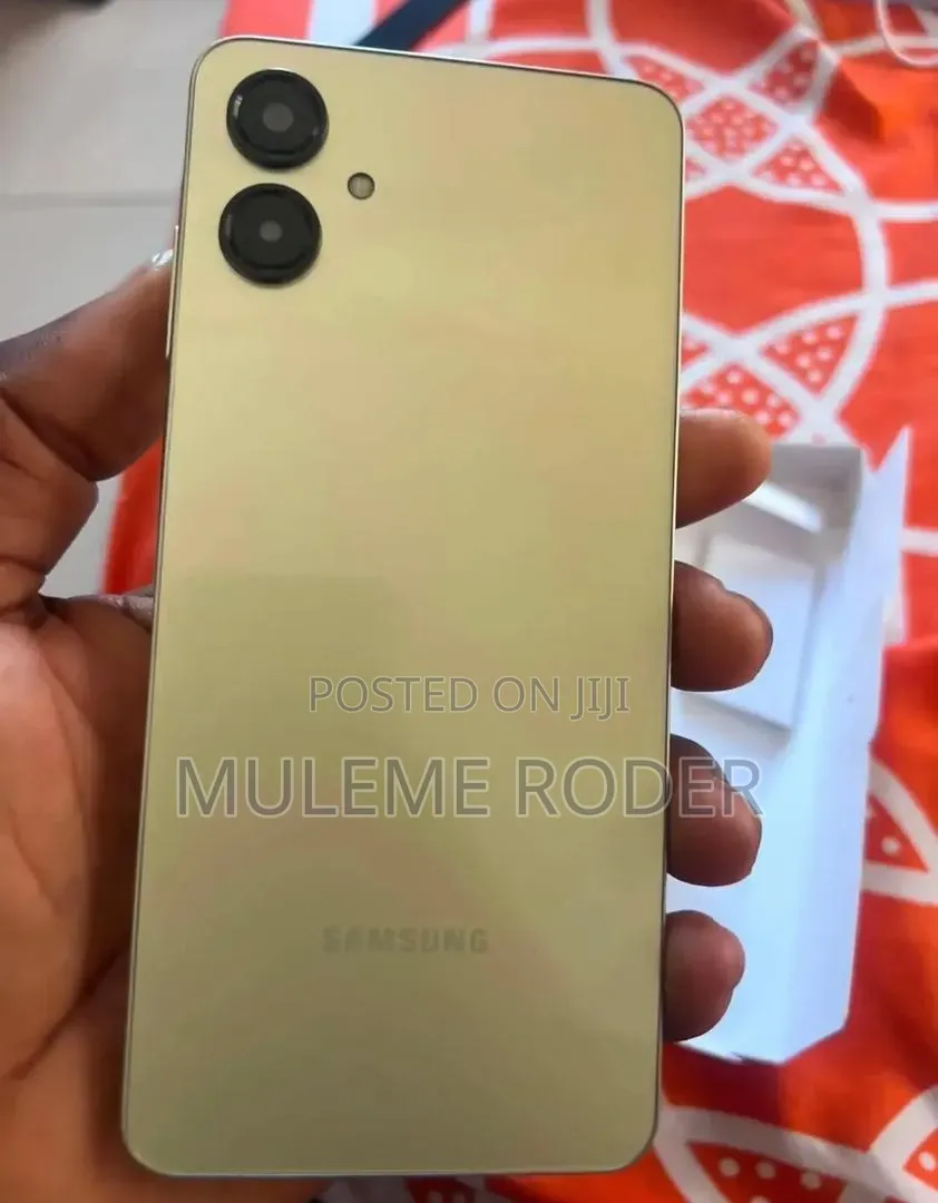 New Samsung Galaxy A06 128 GB Gold