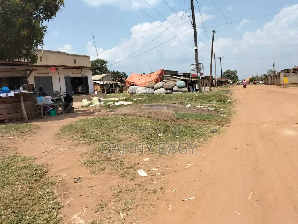 Commercial House for Sale
