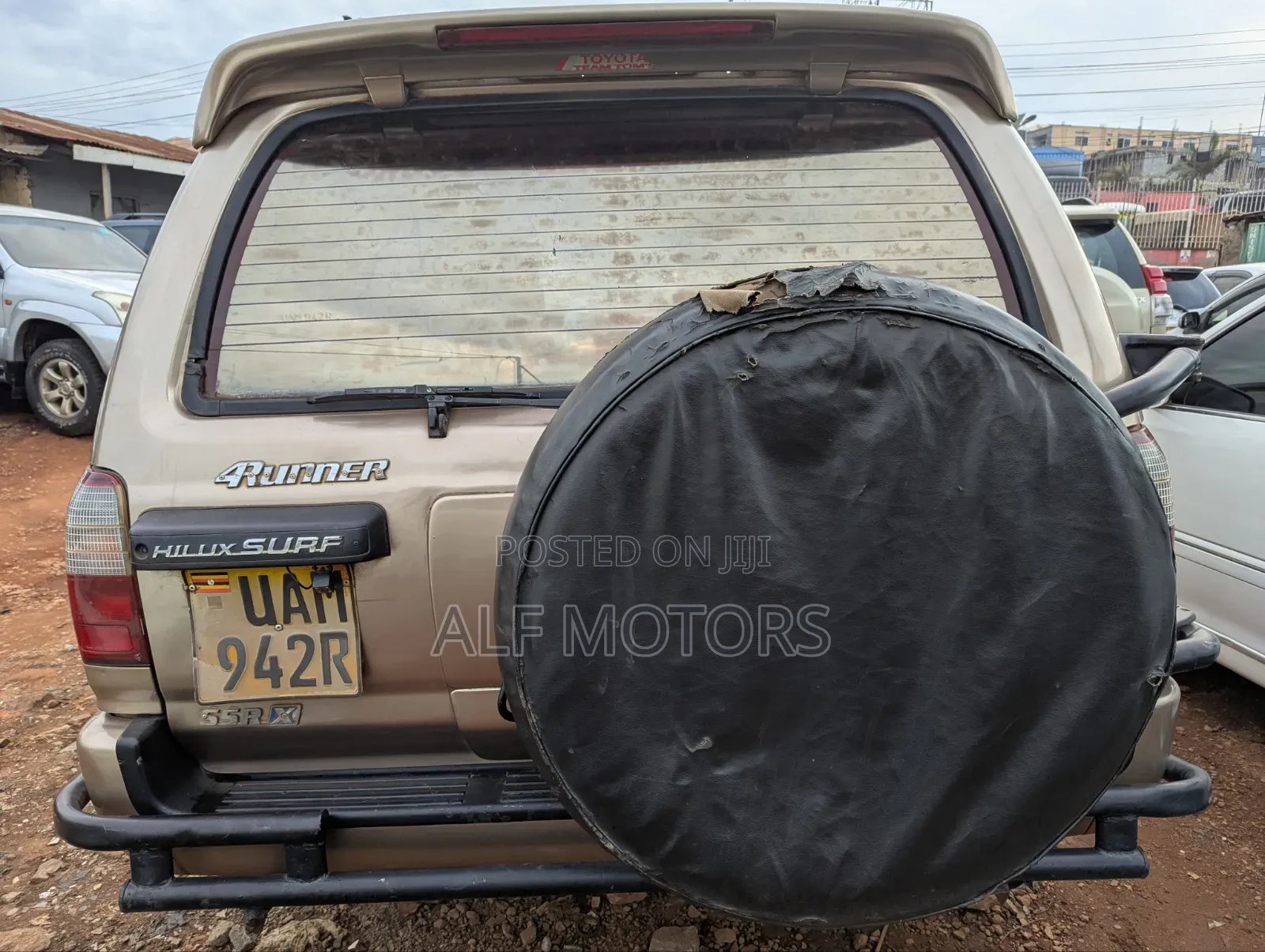 Toyota Hilux Surf 1999 Gold