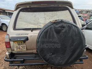 Toyota Hilux Surf 1999 Gold