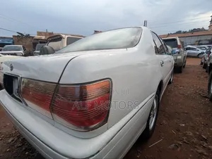 Toyota Crown 2001 White