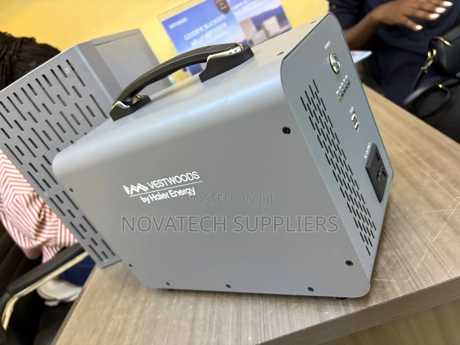 Vestwoods 1004.8Wh Portable Power Station 500W AC Output Grey