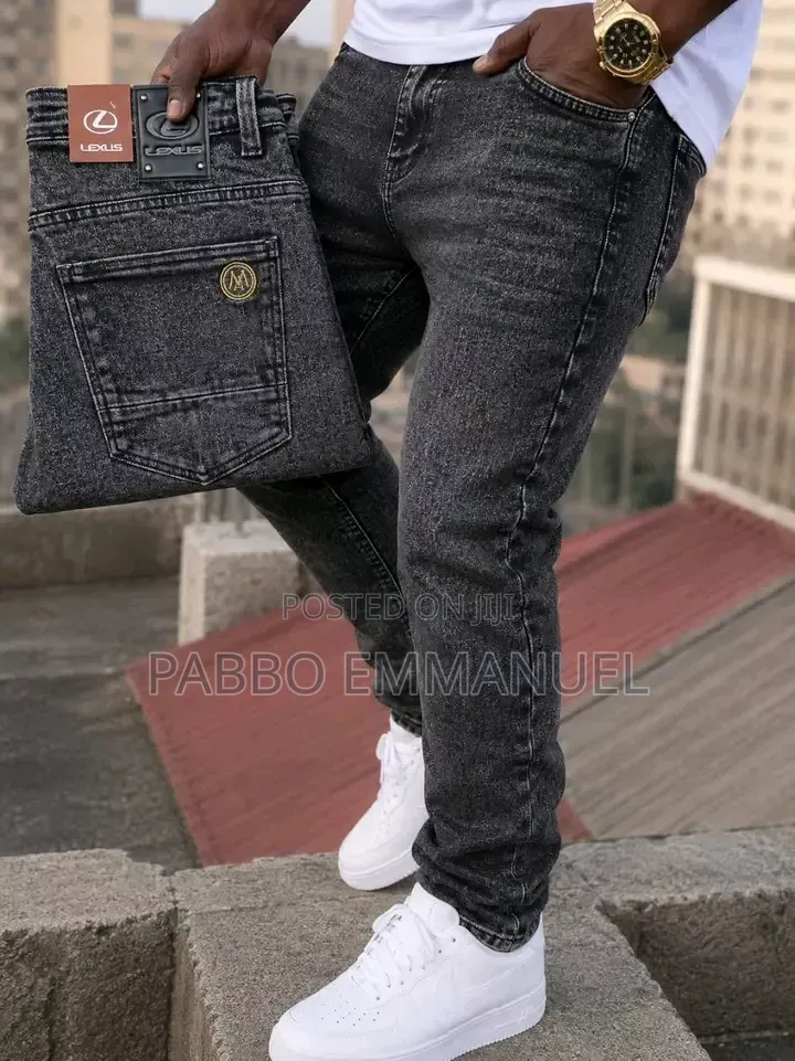Loose Fit Jeans