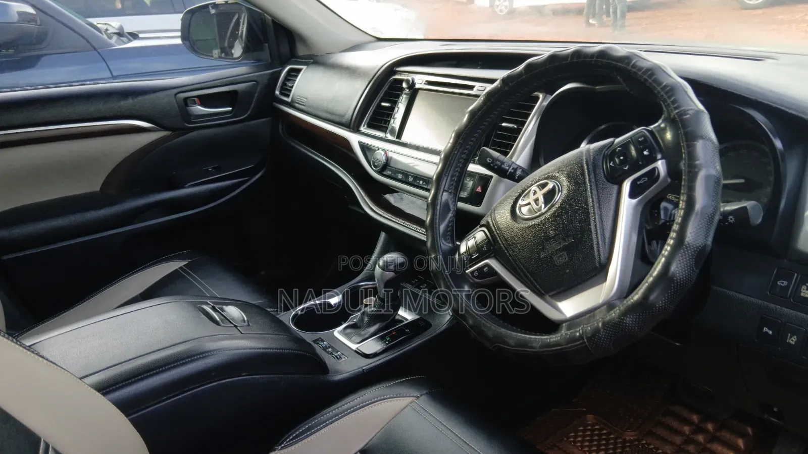 Toyota Fortuner 2011 Silver