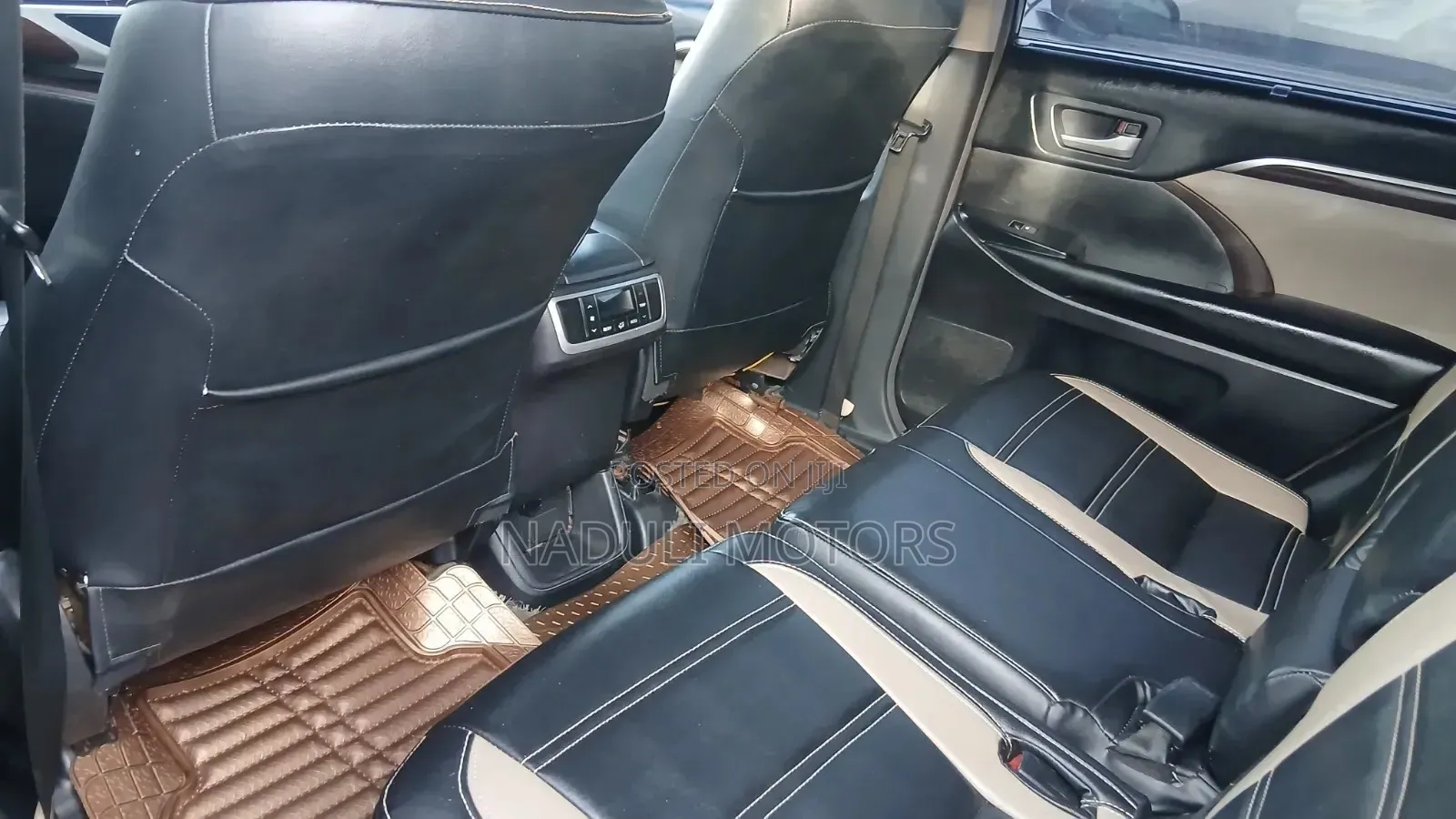 Toyota Fortuner 2011 Silver