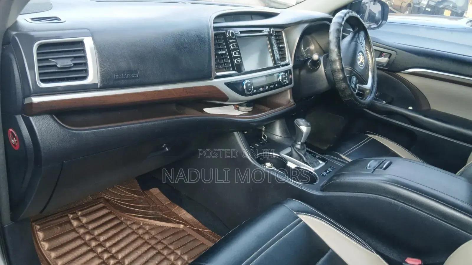 Toyota Fortuner 2011 Silver