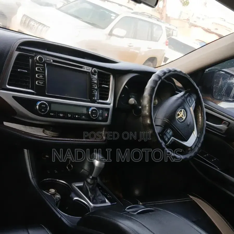 Toyota Fortuner 2011 Silver