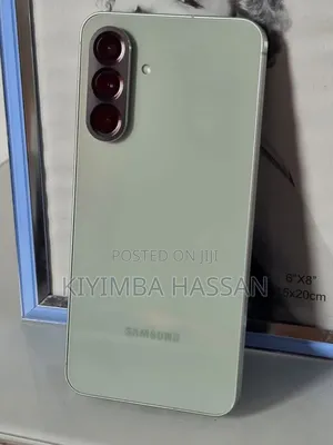 New Samsung Galaxy A56 256 GB Green