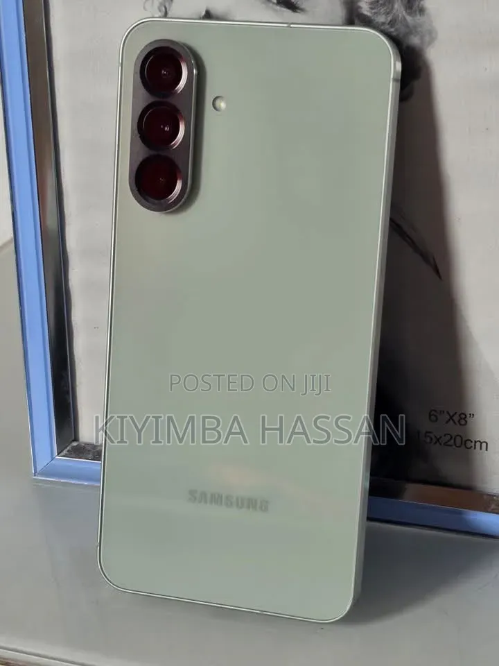 New Samsung Galaxy A56 256 GB Green