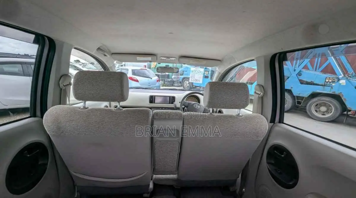 Toyota Passo 2012