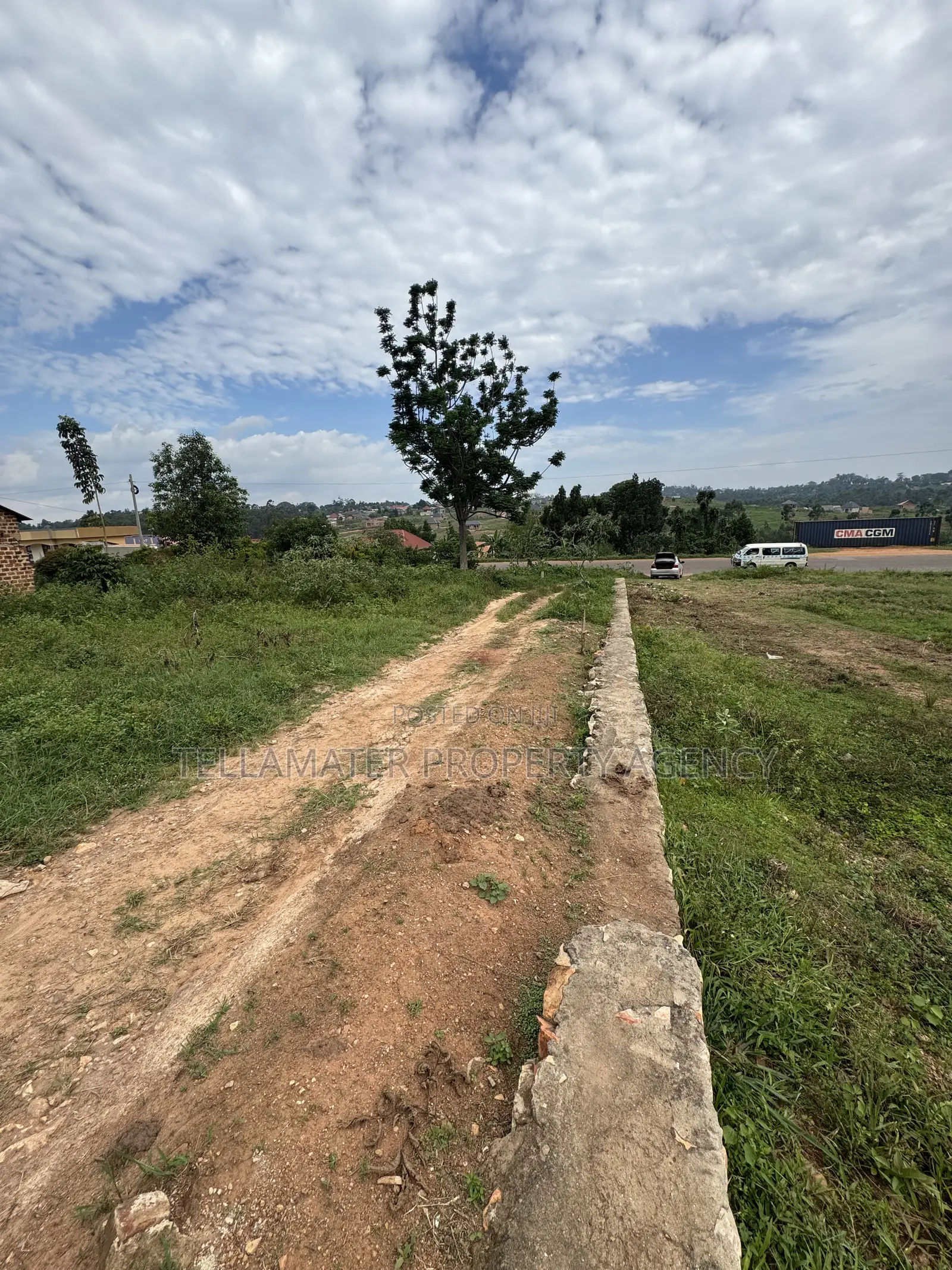 47by100ft Tarmac Road Plot at Kakoola-Kyabakadde for Sale
