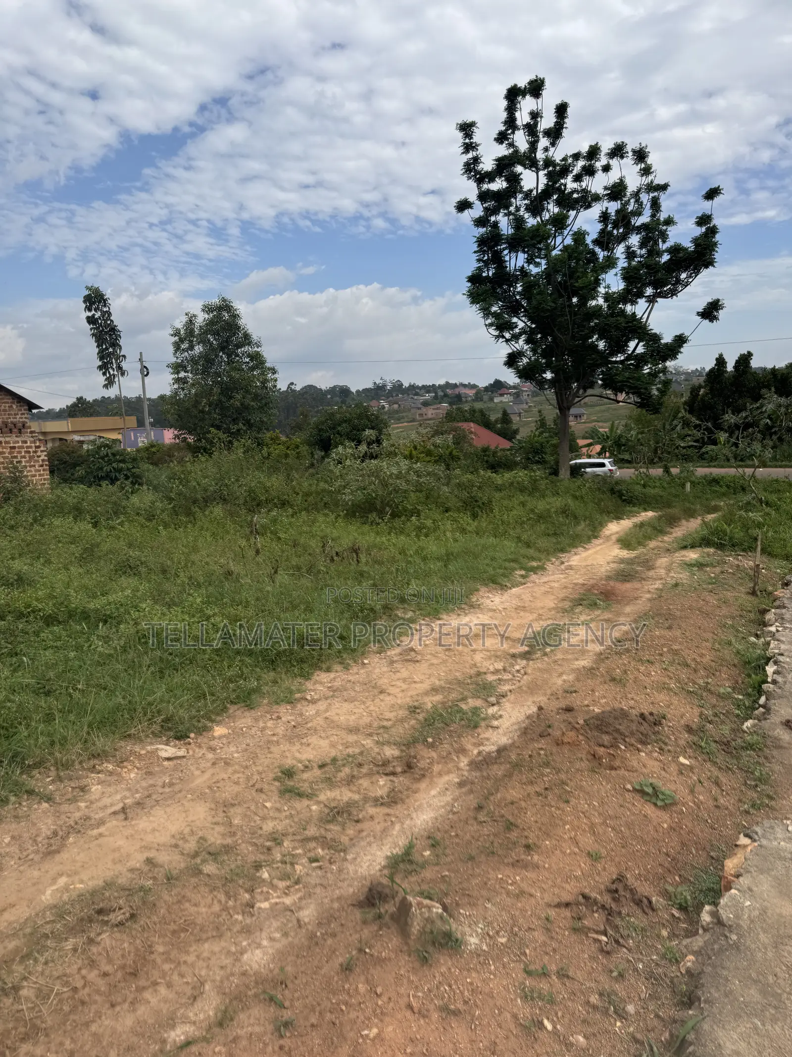 47by100ft Tarmac Road Plot at Kakoola-Kyabakadde for Sale