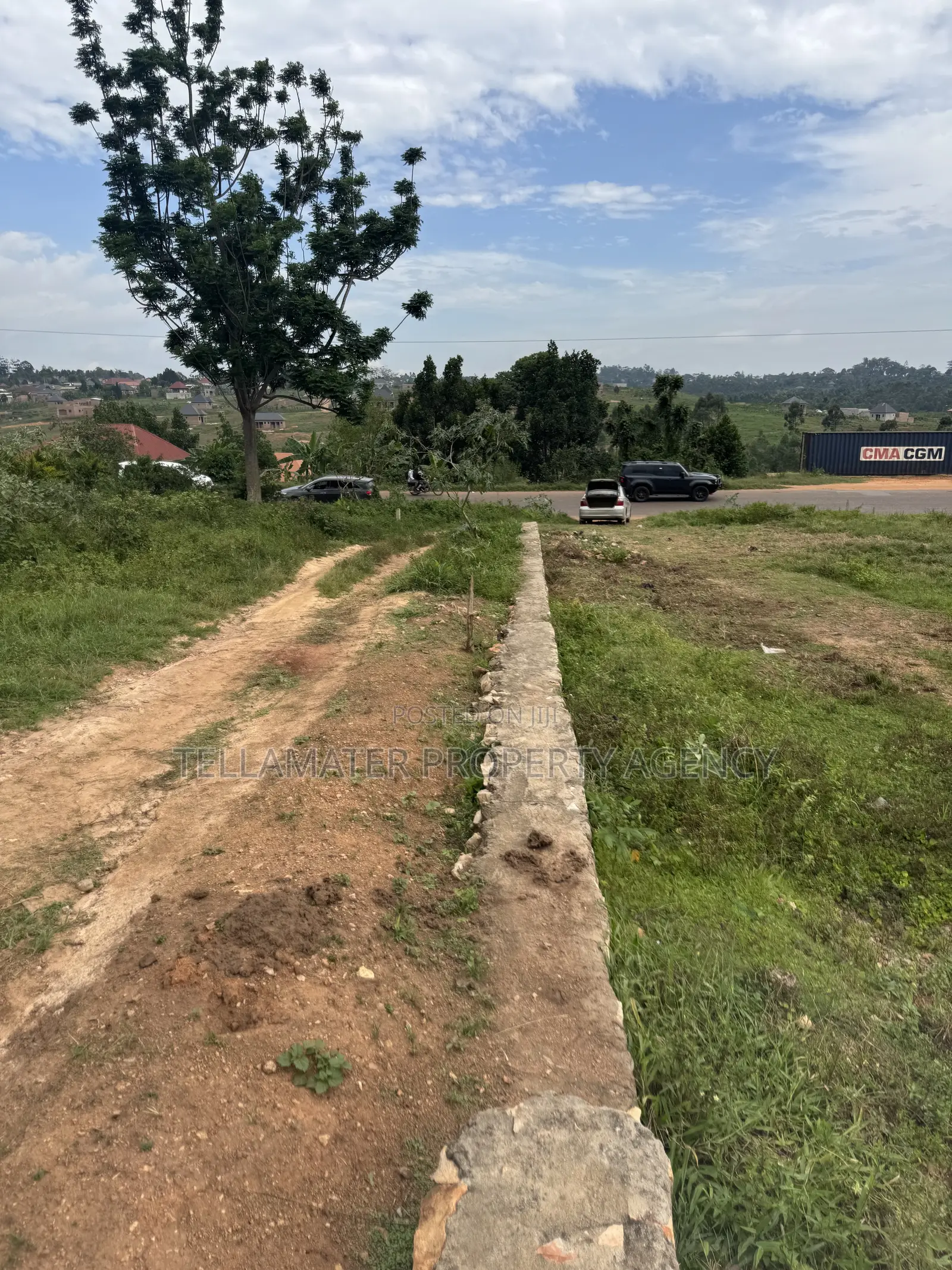 47by100ft Tarmac Road Plot at Kakoola-Kyabakadde for Sale