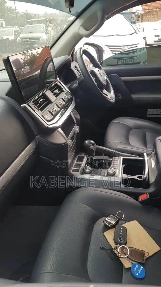 Toyota Land Cruiser 2023 White