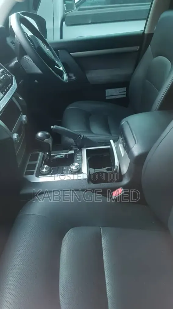 Toyota Land Cruiser 2023 White