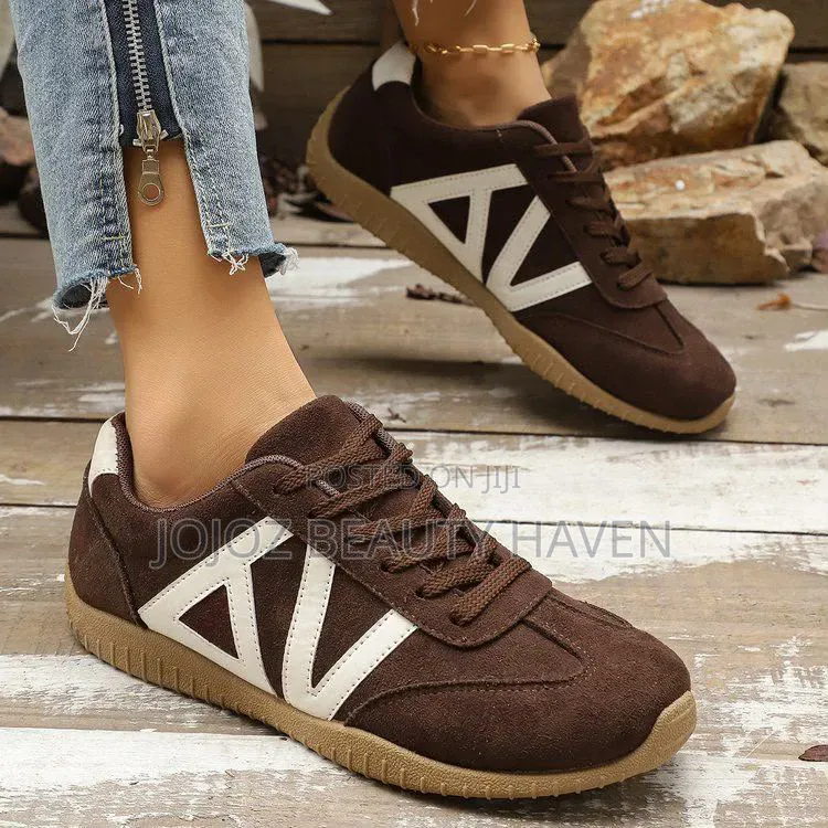Retro-Style Colorblock Casual Sneakers