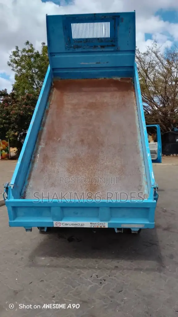 Isuzu Elf Dumper