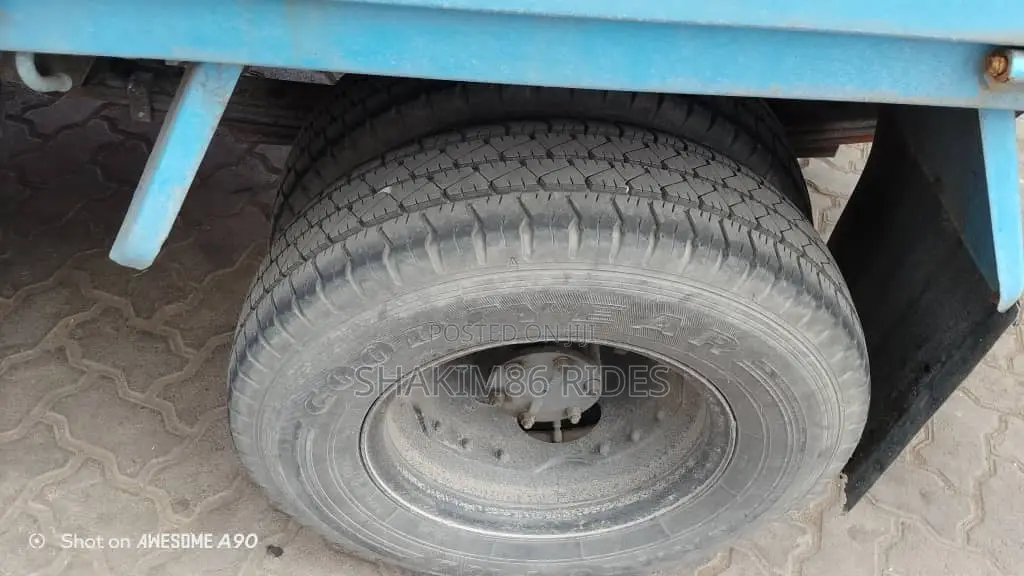 Isuzu Elf Dumper