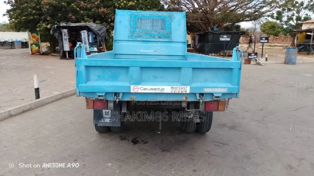 Isuzu Elf Dumper