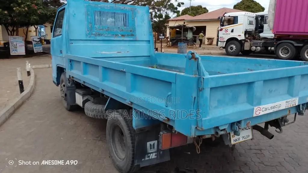 Isuzu Elf Dumper