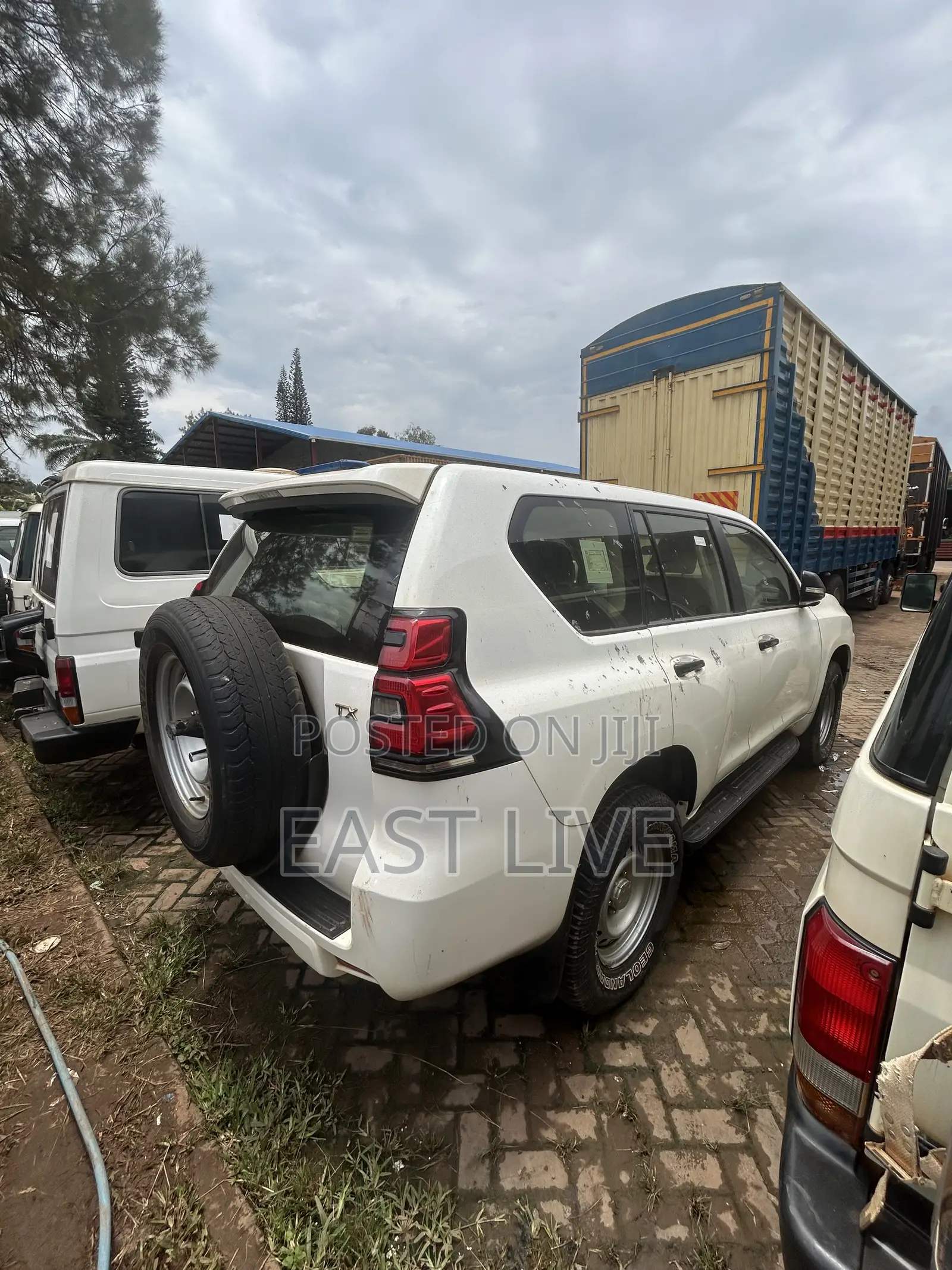 Toyota Land Cruiser Prado 2022 White