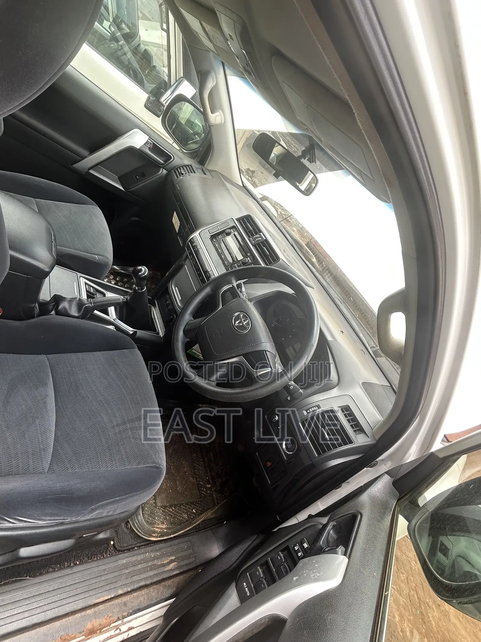 Toyota Land Cruiser Prado 2022 White