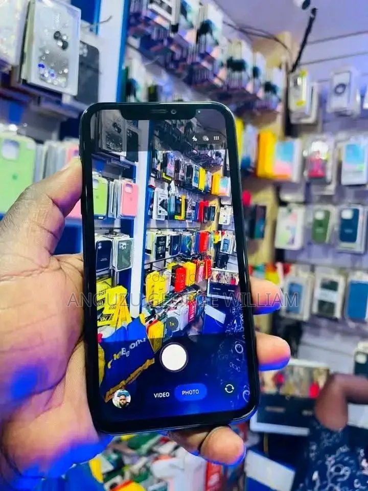 Apple iPhone 11 64 GB Black