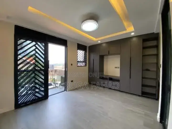 2bdrm House in Kisaasi, Central Division for rent