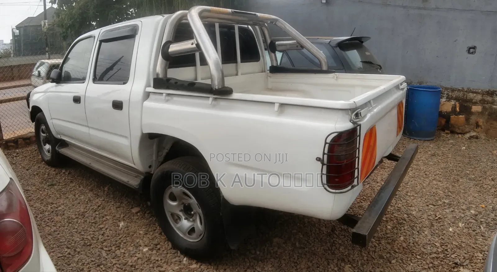 Toyota Hilux 2004 White