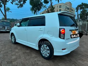 Toyota Corolla Rumion Hatchback 1.8 FWD 2010 Pearl