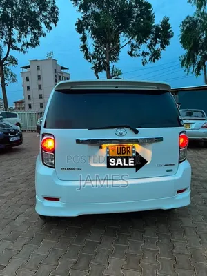 Toyota Corolla Rumion Hatchback 1.8 FWD 2010 Pearl