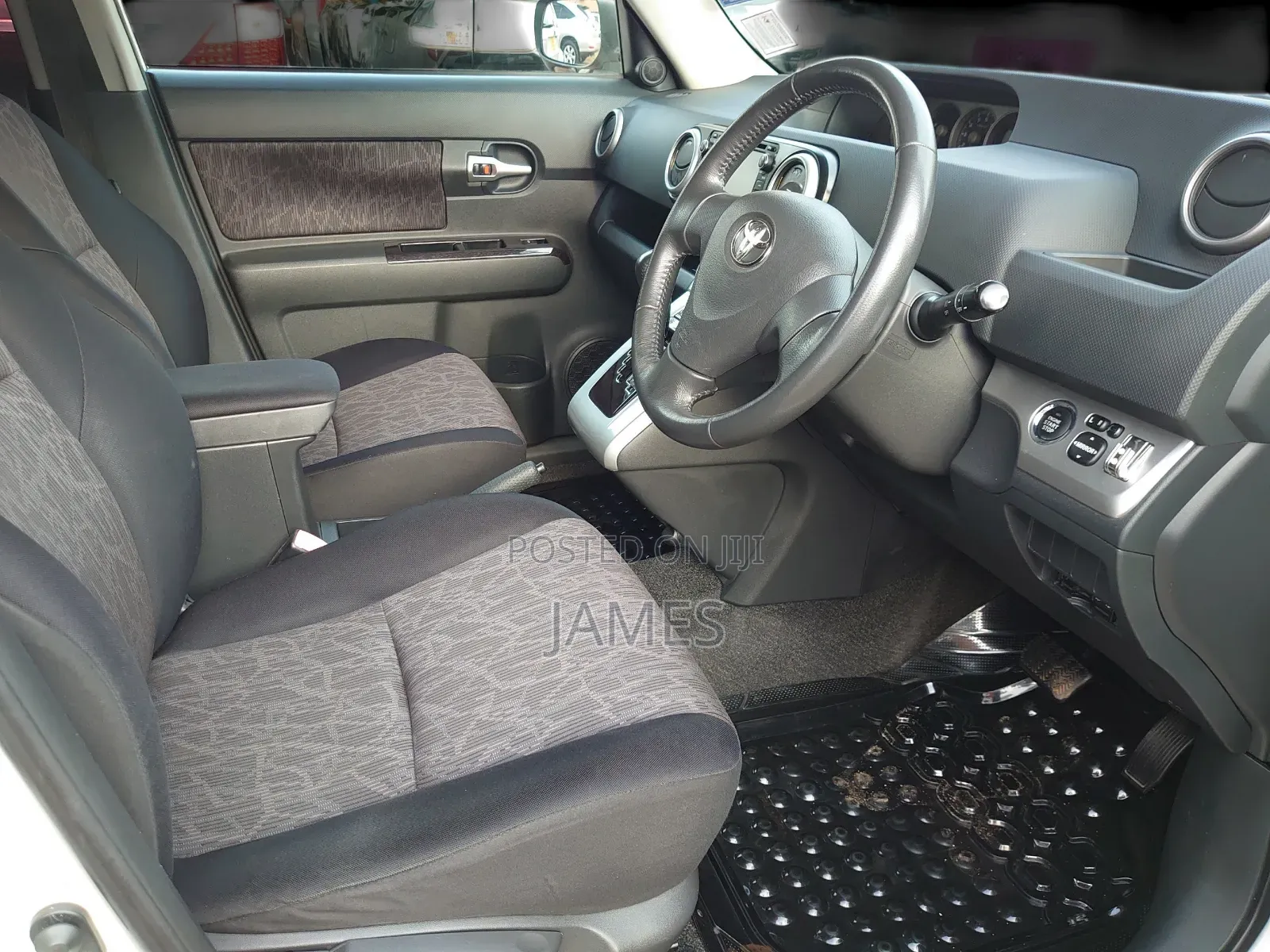 Toyota Corolla Rumion Hatchback 1.8 FWD 2010 Pearl