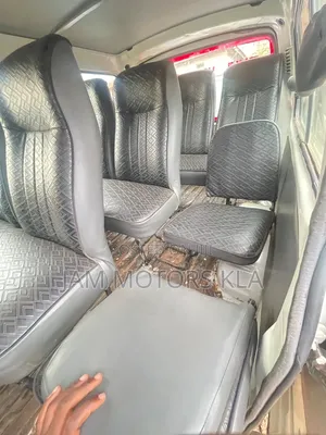 Toyota HiAce 2004 White