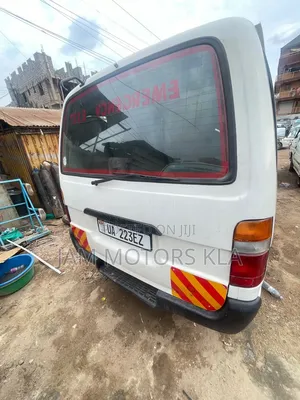 Toyota HiAce 2004 White