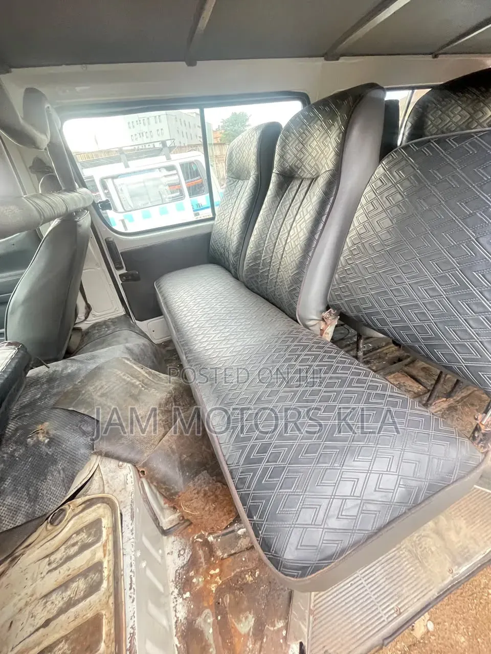 Toyota HiAce 2004 White
