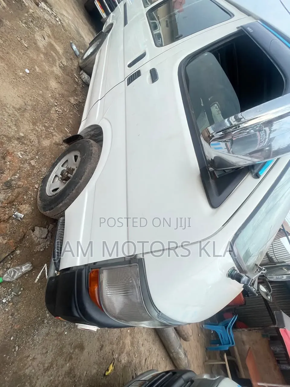 Toyota HiAce 2004 White