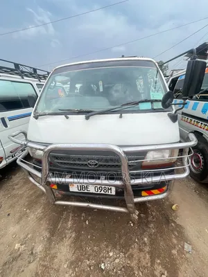 Toyota HiAce 2003 White