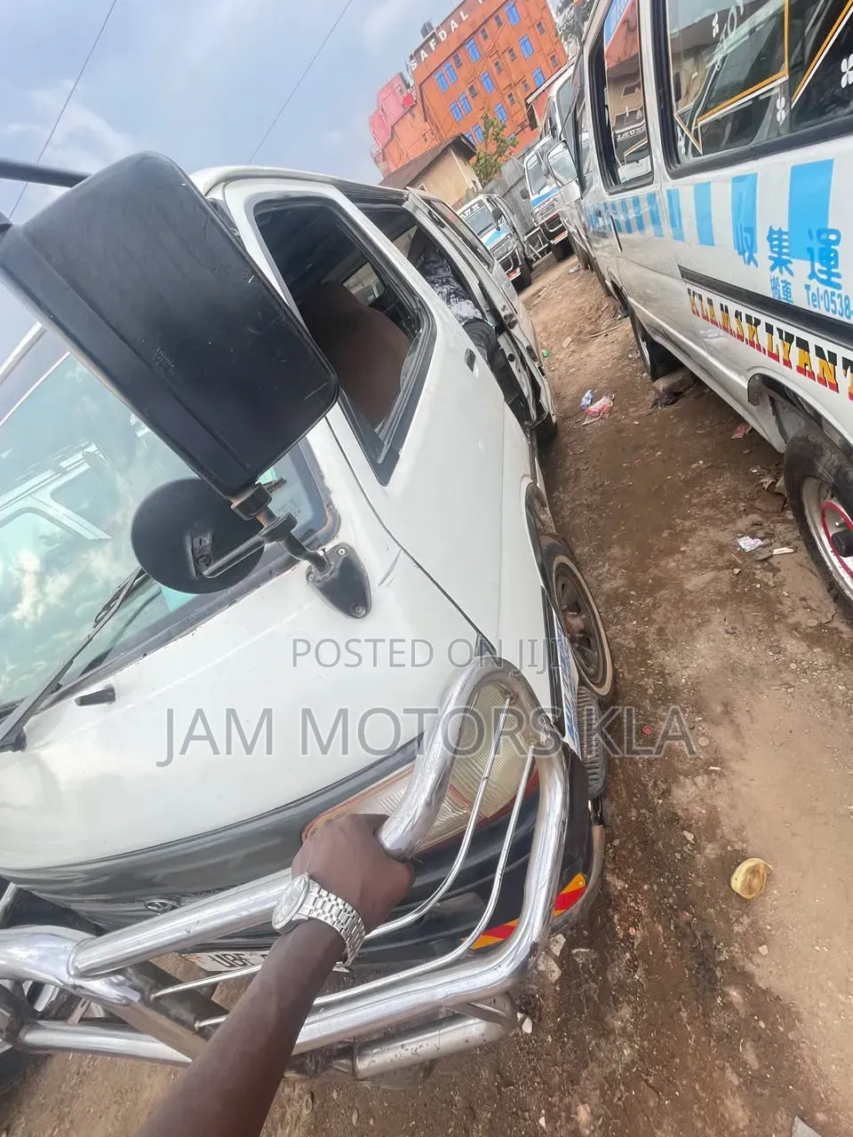 Toyota HiAce 2003 White