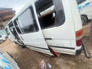 Toyota HiAce 2003 White