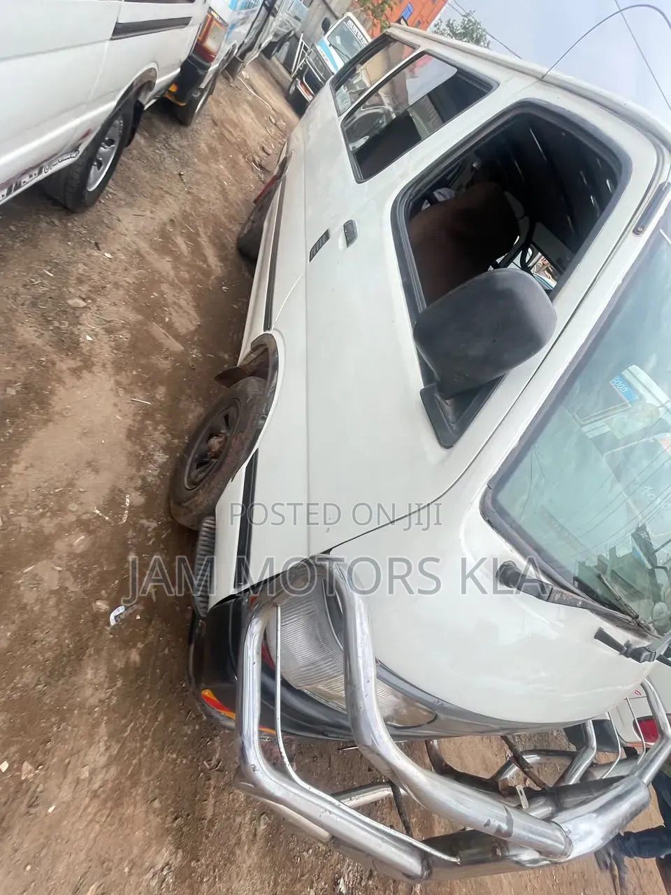 Toyota HiAce 2003 White