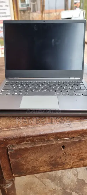 Laptop Lenovo ThinkBook 13 8GB Intel Core i5 HDD+SSD 250GB