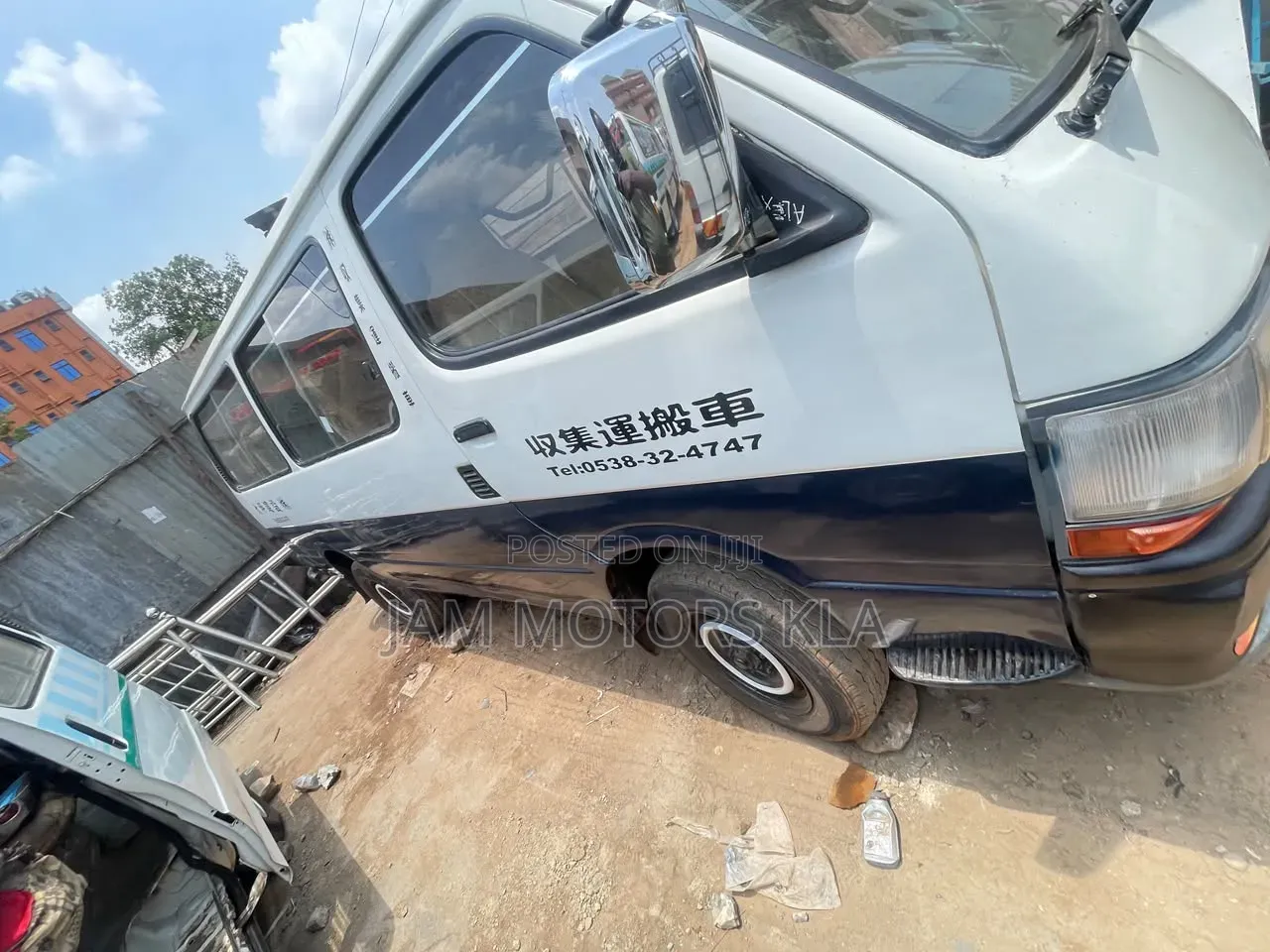 Toyota HiAce 2019 White