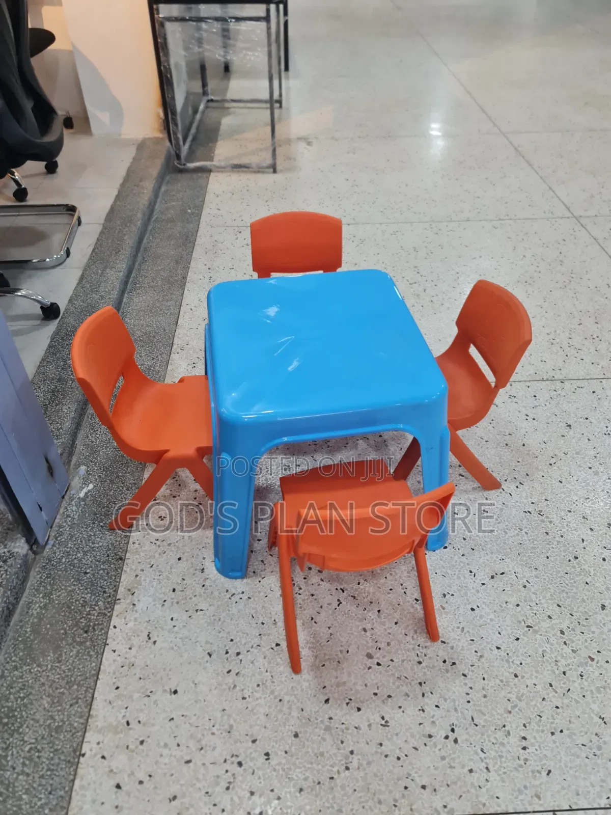 Set of 4 Kids Plastic Chairs and Table Kids Plastic Chairs and Table