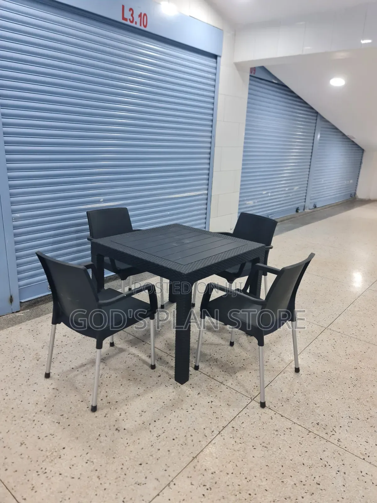 Modern Black Dining Table and Chairs Plastic Table and Chairs