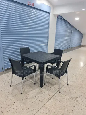 Modern Black Dining Table and Chairs Plastic Table and Chairs