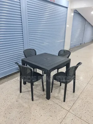 Available Outdoor Indoor Dining Plastic Table and Chairs