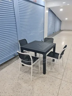 Quality Bar/Restaurant Plastic Table and Chair Plastic Table and Chai