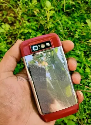 Nokia E72 Red